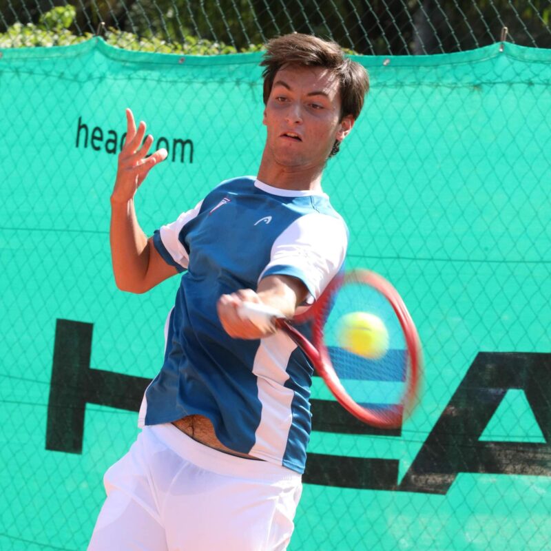 Impresa di Piraino a Pula: battuto il n. 1 del seeding Oliveira