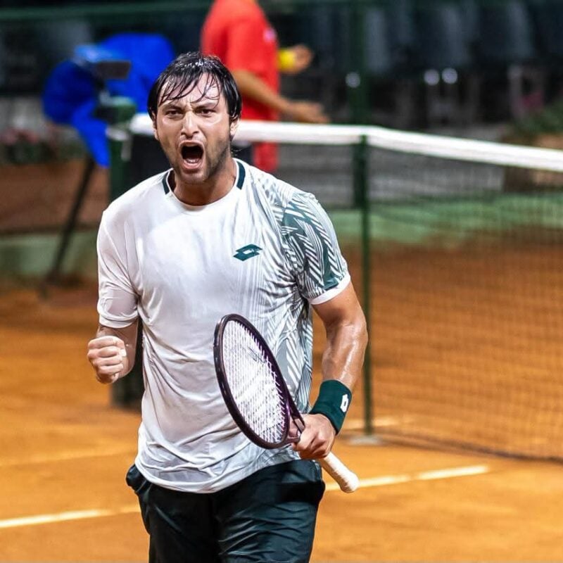 Piraino infiamma il centrale, battuto in due set il britannico Clarke. Giovedì derby con Dalla Valle